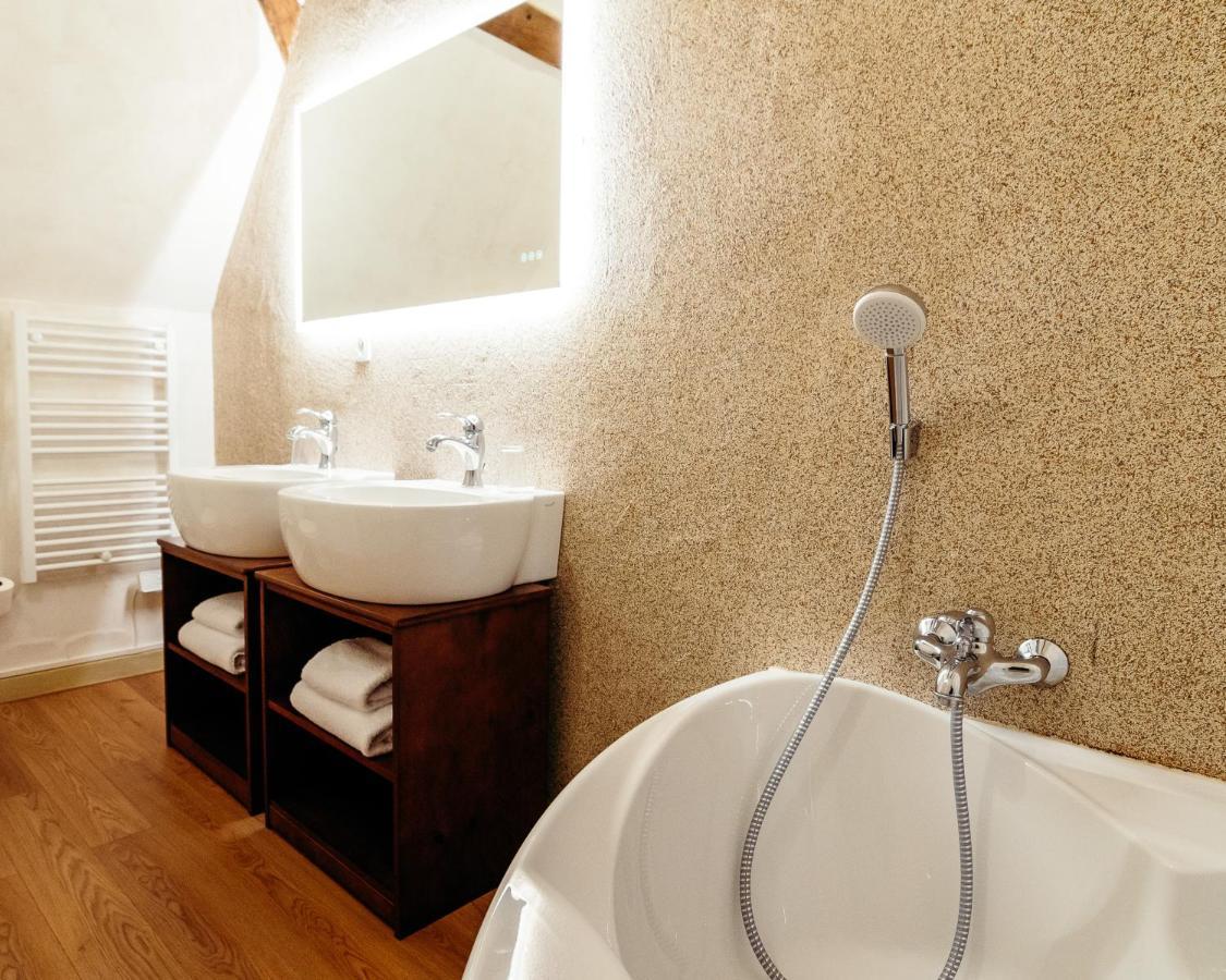 Domaine Des Lumieres Hotel Aisonville-et-Bernoville Ngoại thất bức ảnh