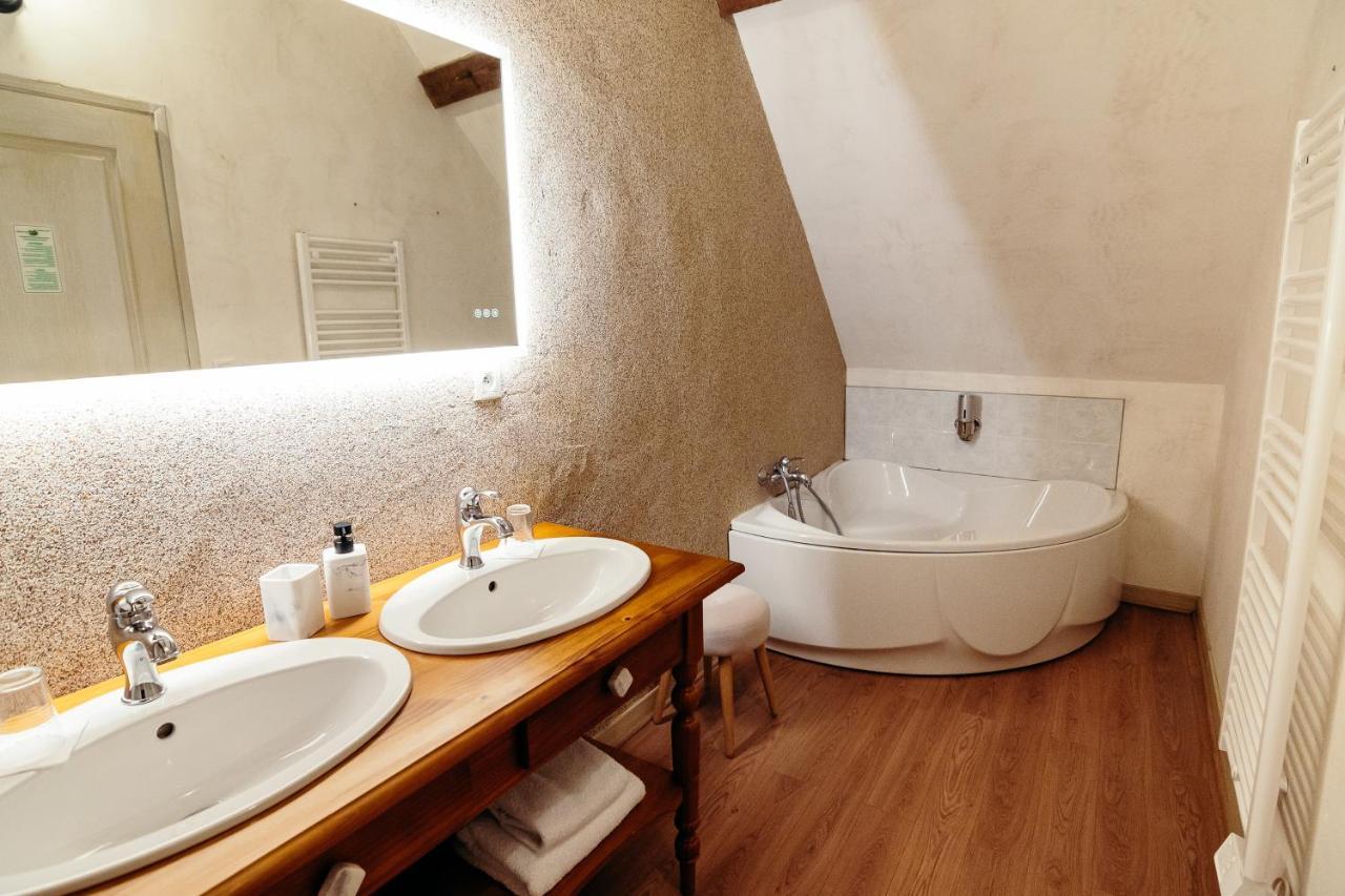 Domaine Des Lumieres Hotel Aisonville-et-Bernoville Ngoại thất bức ảnh